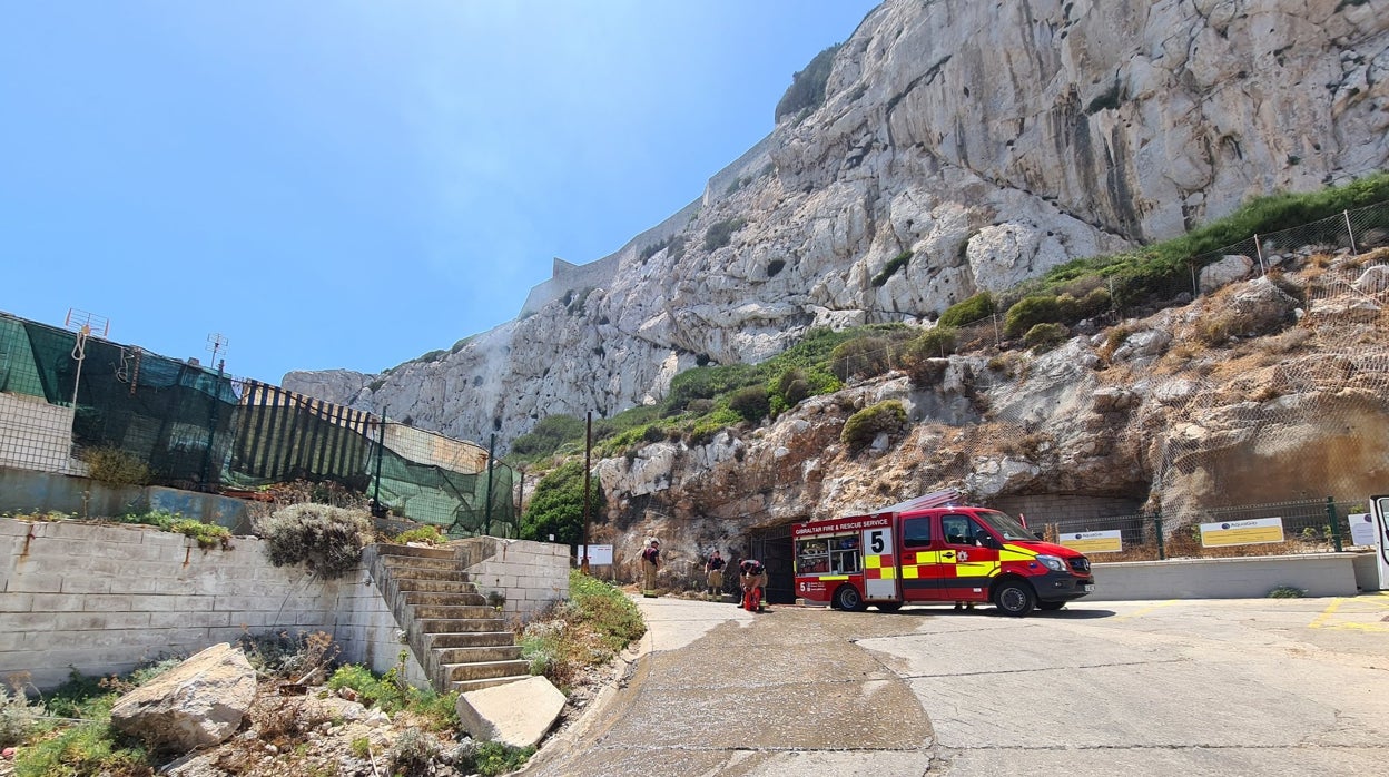 Complicado incendio en uno de los túneles del peñón de Gibraltar