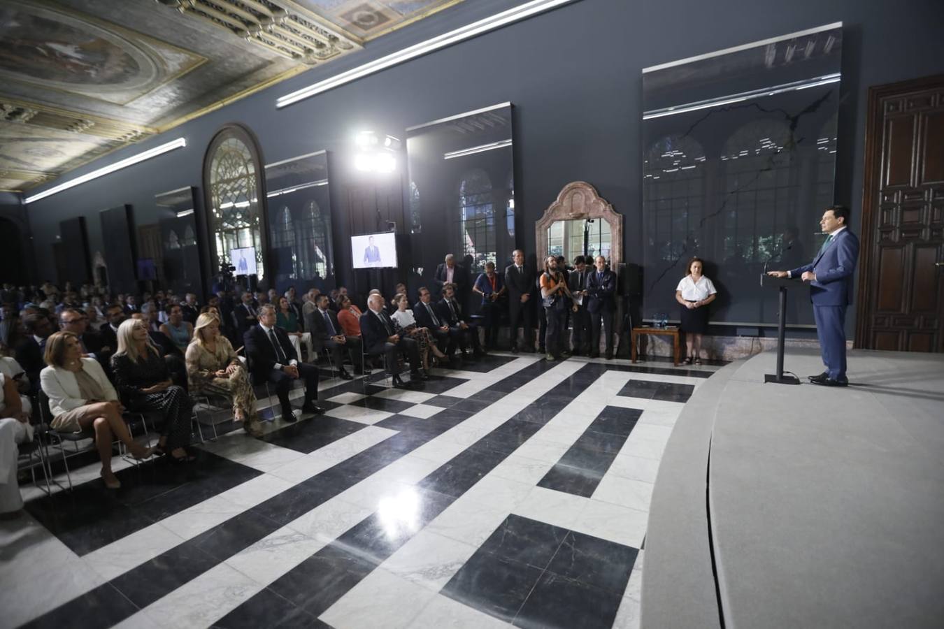 Foto de familia y toma de posesión de los nuevos consejeros de la Junta