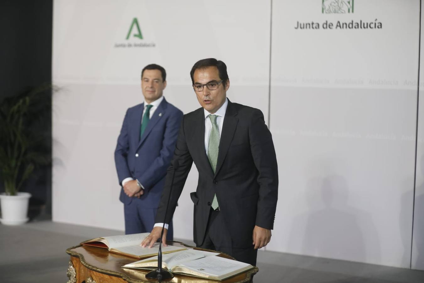 Foto de familia y toma de posesión de los nuevos consejeros de la Junta