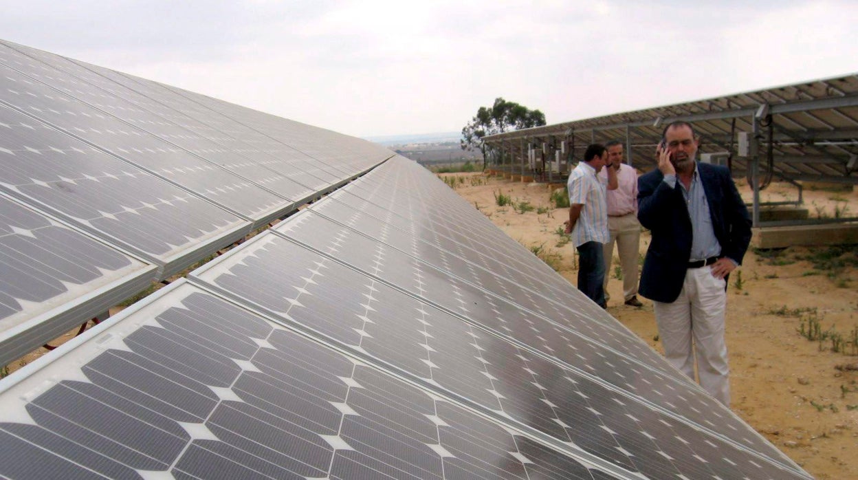 Una cooperativa permitirá colocar paneles solares a los vecinos del Casco de Córdoba en suelo rústico