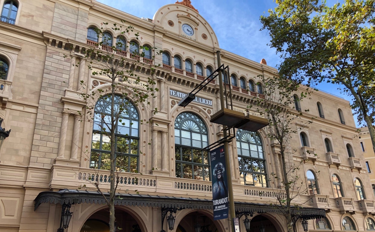 Fachada del Liceo de Barcelona
