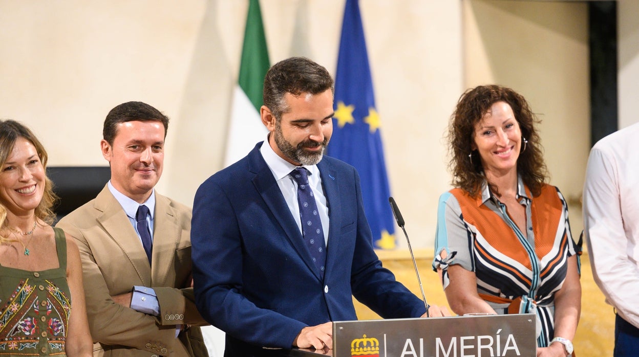 Fernández-Pacheco cierra su etapa en el Ayuntamiento de Almería para comenzar la nueva legislatura andaluza