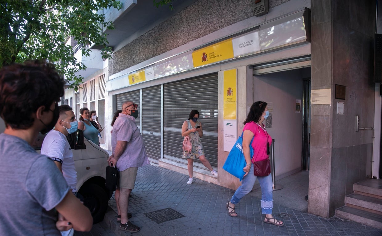 Las contrataciones veraniegas no se dejan sentir y el paro sube en Córdoba en julio un 0,5%