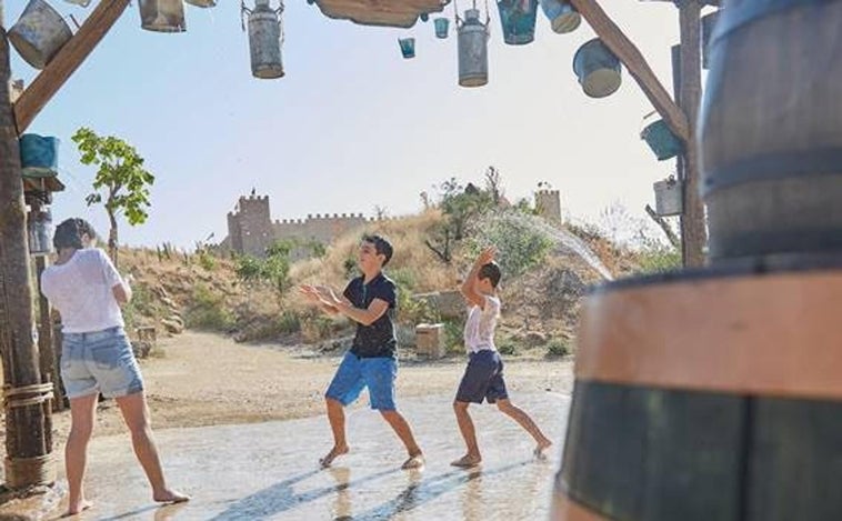 Puy du Fou crea 'Los juegos del Tajo' con juegos de agua para refrescar a los visitantes en verano