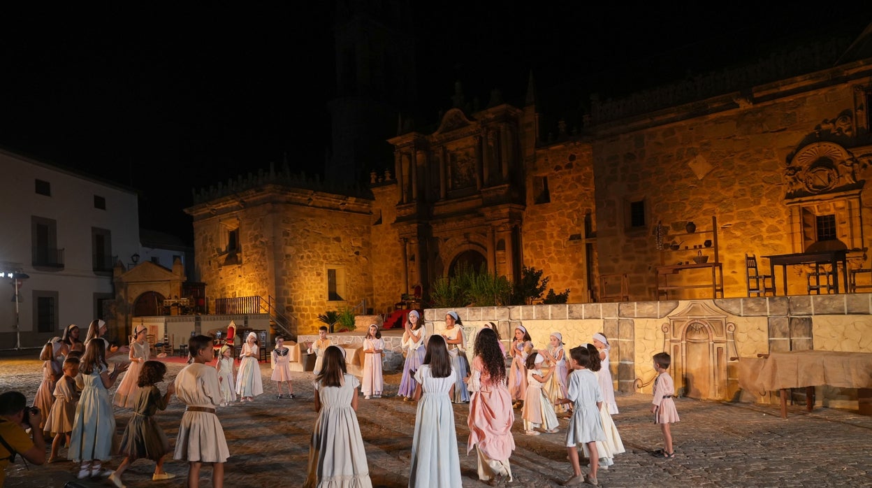 La magia se encarna en Córdoba en las serranillas de 'La vaquera de la Finojosa'