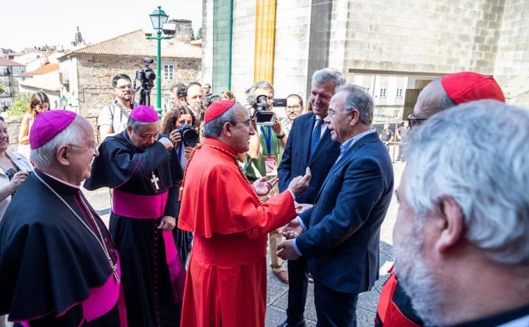 Xunta y Ayuntamiento defienden de las críticas a los 11.000 jóvenes peregrinos llegados a Compostela