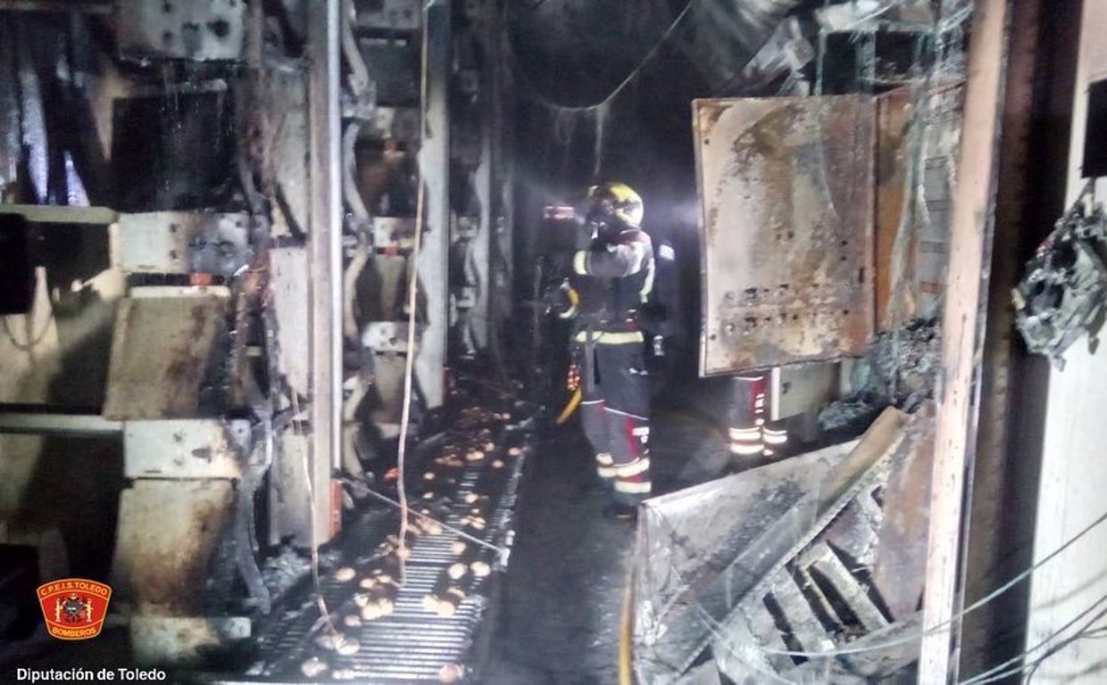 Estado del interior de la granja avícola tras el incendio