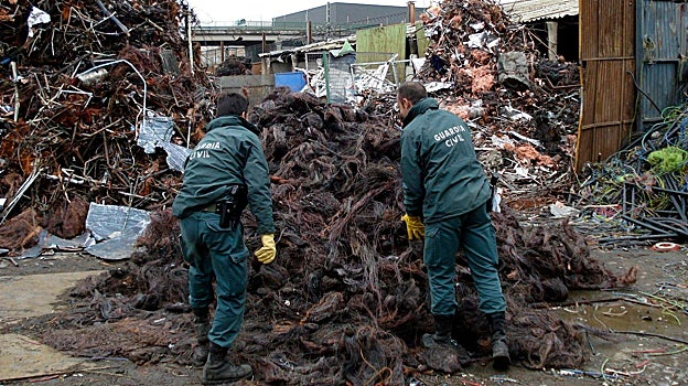 La Guardia Civil inspecciona una 'chatarrería fantasma'