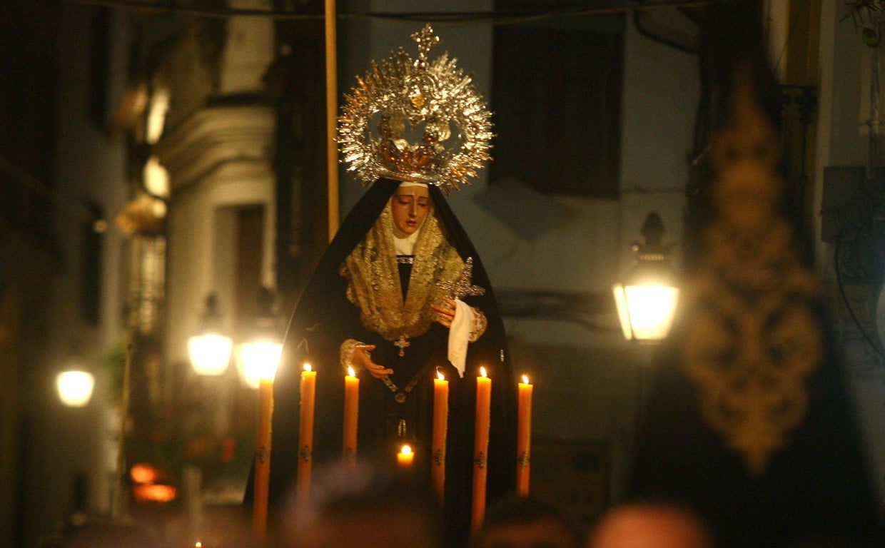 La Virgen de la Presentación, en su primera estación de penitencia en 2007