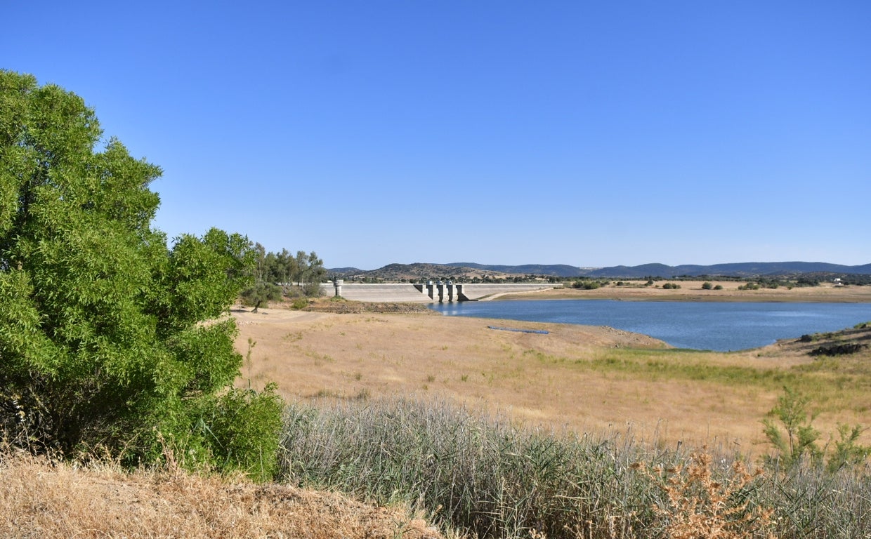 El pantano de Sierra Boyera, prácticamente seco, en una imagen tomada en julio de este año