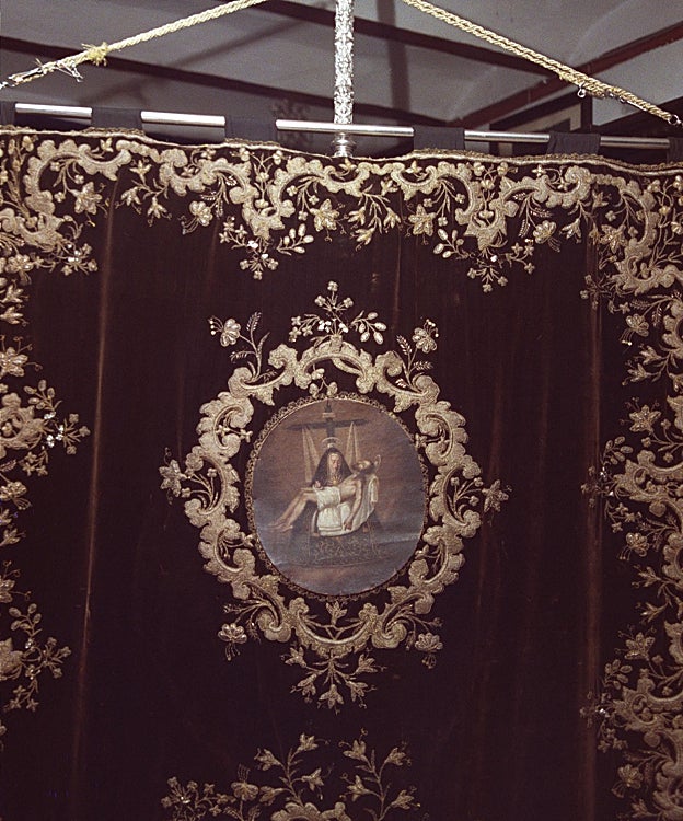 Estandarte antiguo de las Angustias, restaurado en el siglo XIX