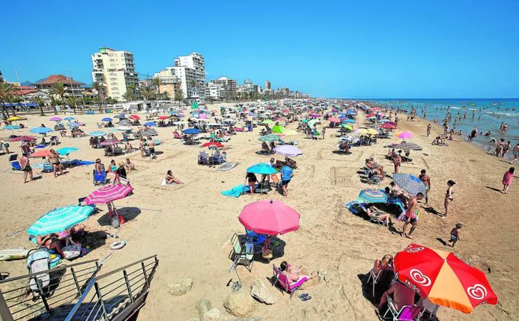 La playa valenciana que más buscan los madrileños para ir de vacaciones en verano
