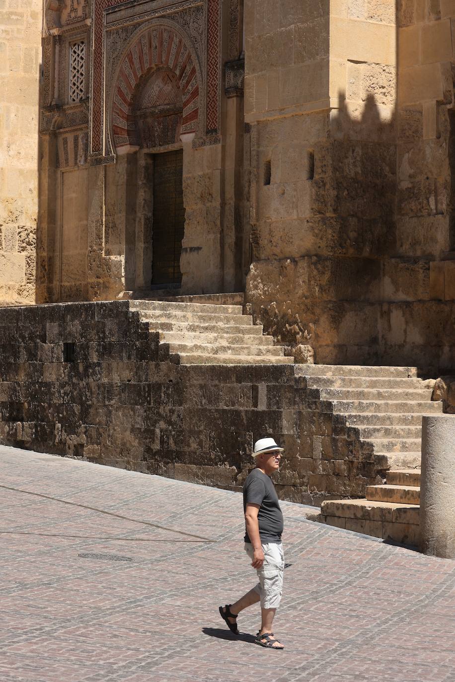 Los turistas en el último día del puente de agosto en Córdoba, en imágenes