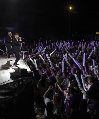 Imagen secundaria 2 - Luces, decibelios y una legión de fans