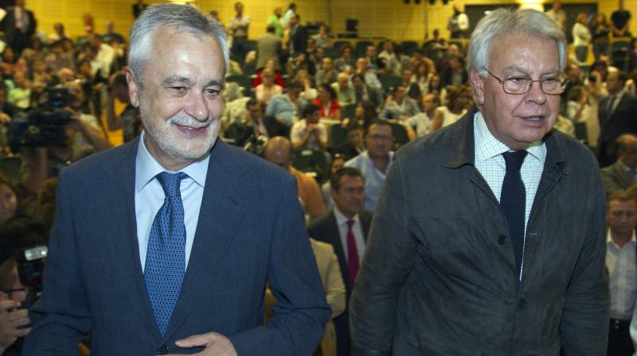 Felipe González y José Luis Rodríguez Zapatero apoyan la petición de indulto para José Antonio Griñán