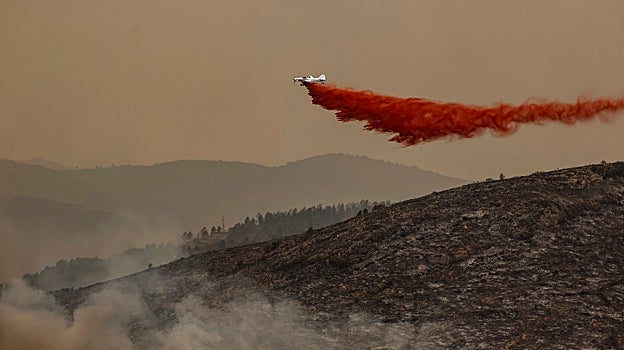 Imagen tomada este miércoles en el incendio originado en Bejís (Castellón)
