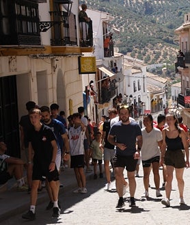 Imagen secundaria 2 - Imágenes del toro de cuerda este sábado en la Subbética