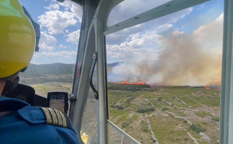 El infierno del incendio de Bejís, a vista de pájaro: un vídeo muestra desde el aire la virulencia del fuego