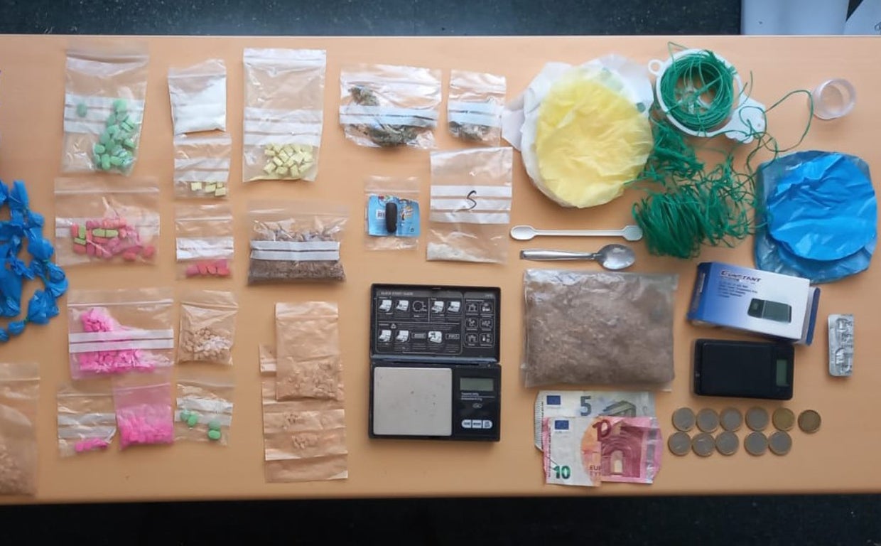 Cocaína, LSD, éxtasis, hachís y marihuana: detienen a un conductor indispuesto en Valencia con cinco drogas distintas