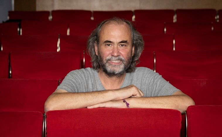 Arturo Dueñas :  «Para atraer a los jóvenes al cine no hay que ofrecer la novedad de ver la película sino cómo verla»