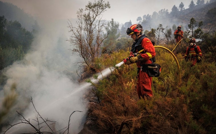 Sánchez visita las zonas afectadas por el incendio de Bejís