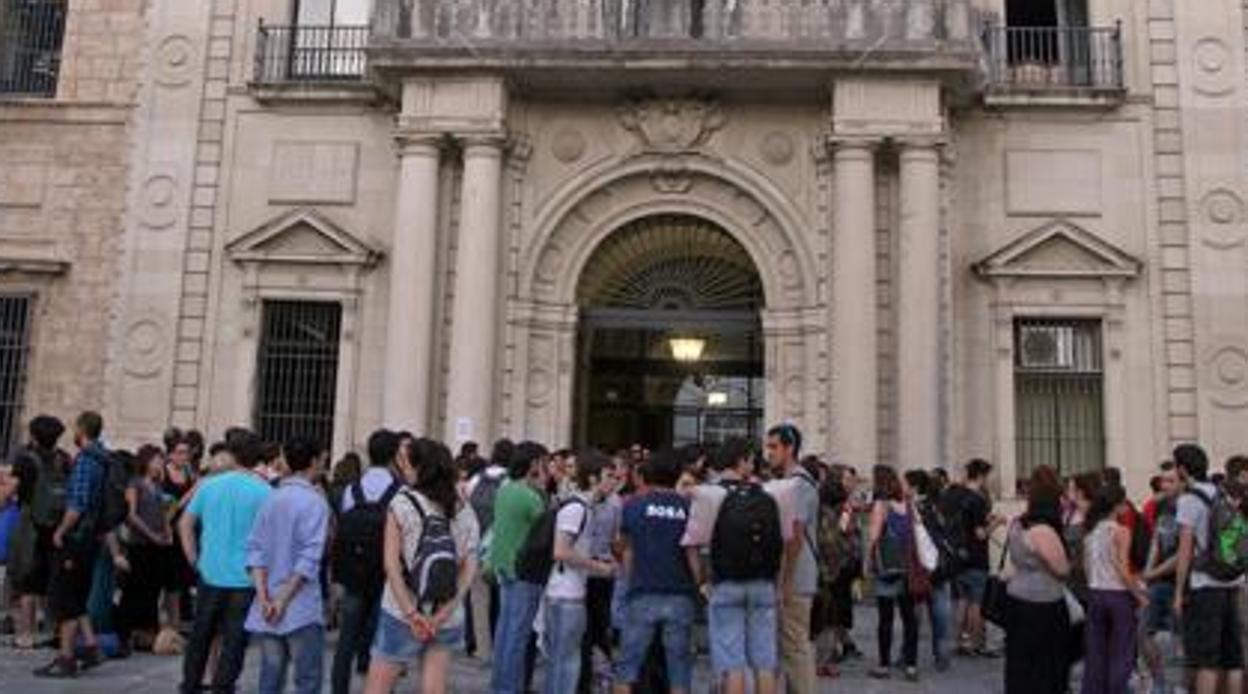 Más de la mitad de los universitarios andaluces trabaja al año de finalizar los estudios