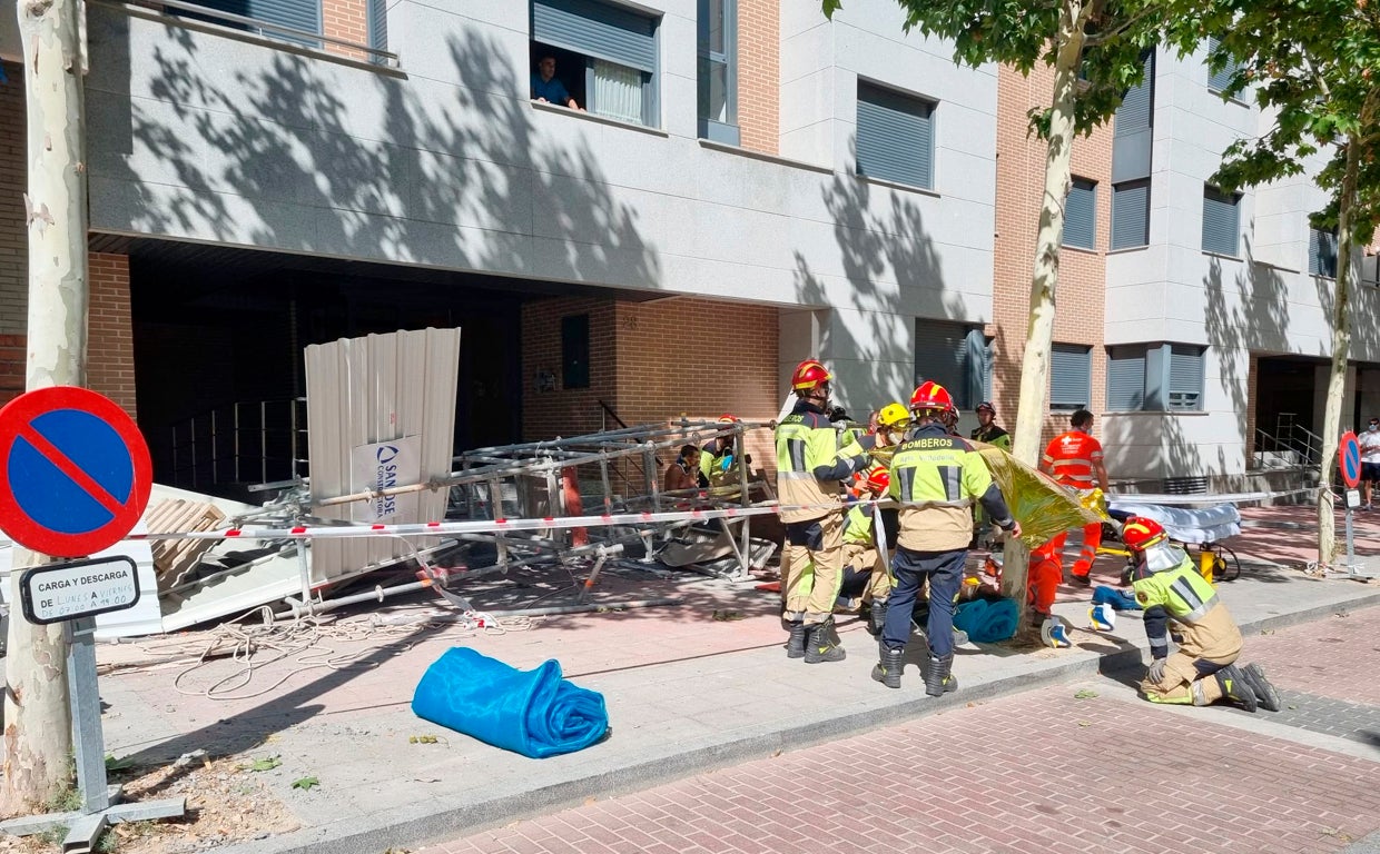 Accidente laboral por el derrumbe de un andamio en una calle vallisoletana, en una imagen de archivo