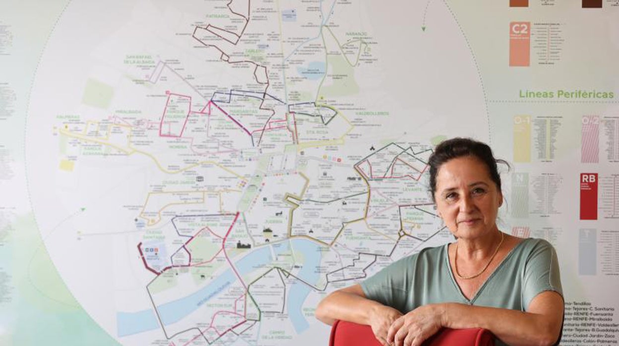 Ana Tamayo, gerente de los autobuses de Córdoba: «La prioridad es ampliar a Huerta de Santa Isabel»