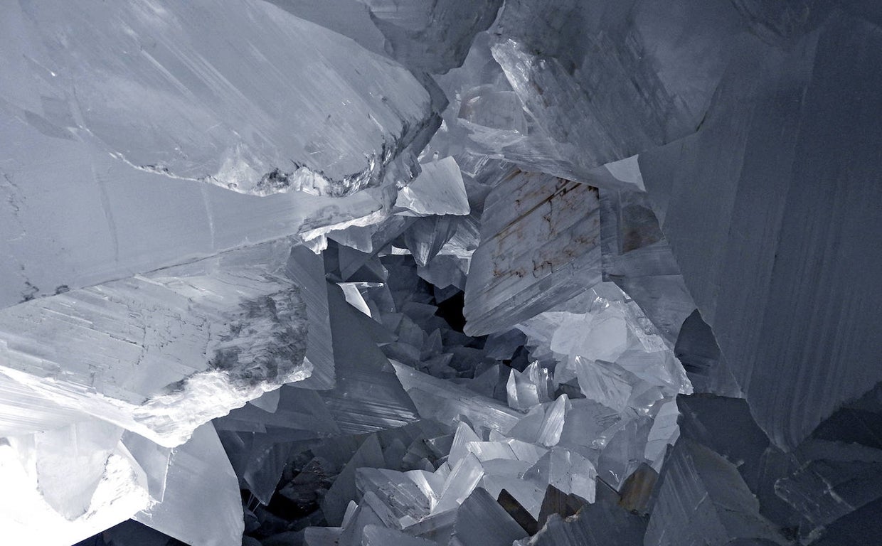 Impresionantes cristales de yeso de la geoda de Pulpí