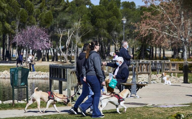 Alerta vecinal por la aparición de salchichas envenenadas para perros en Soto del Real