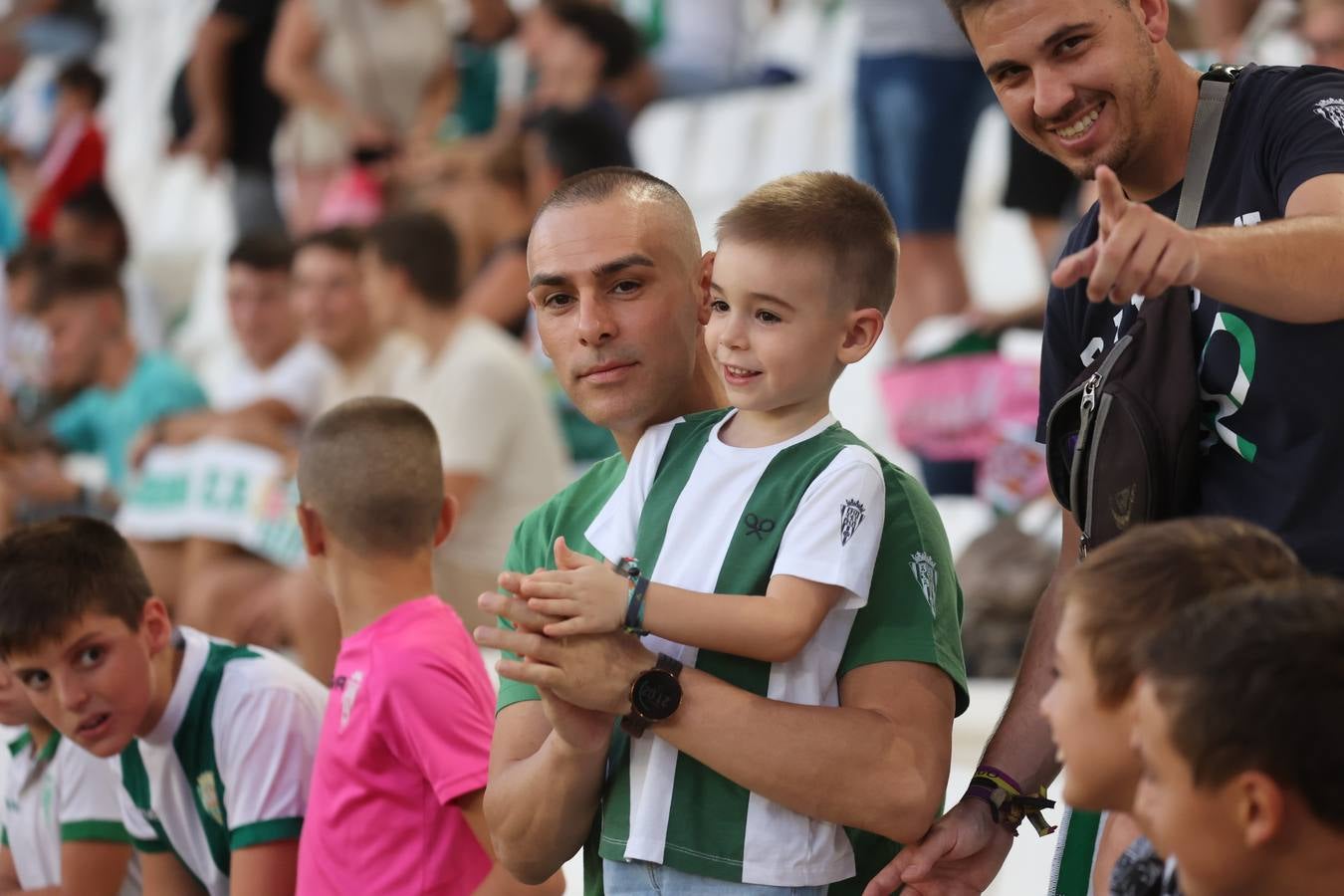 El ambiente en las gradas en el Córdoba CF - Unionistas, en imágenes