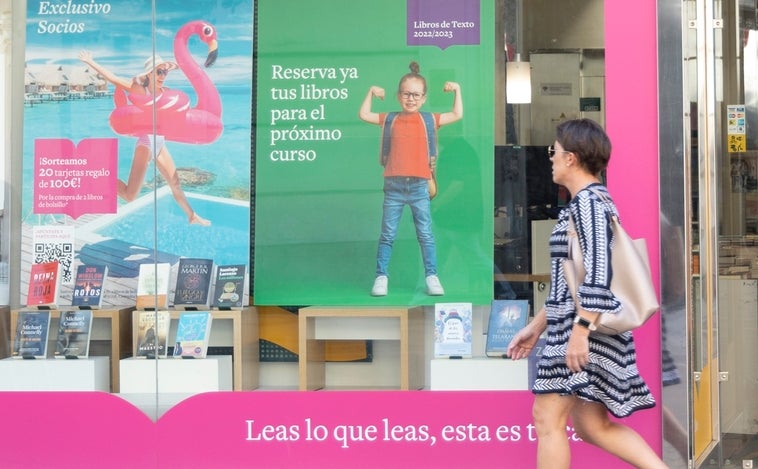 El retraso en la publicación de los currículos aplaza la compra de los libros de texto