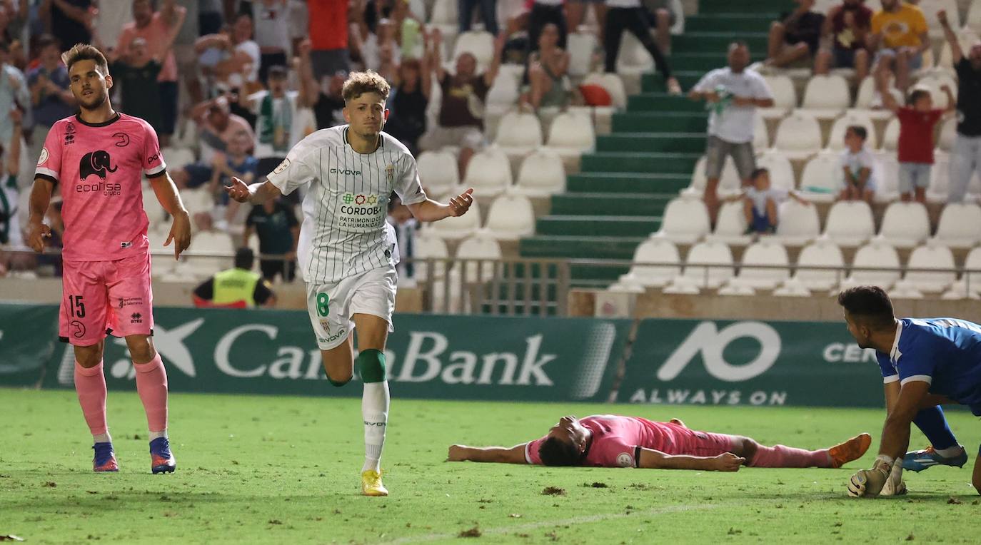La alegría de la goleada del Córdoba CF a Unionistas, en imágenes
