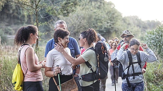 Macarena Olona durante el comienzo de su peregrinaje a Santiago de Compostela