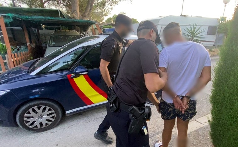 Pelucas, bigotes y billetes de lotería: así actuaba el clan del tocomocho que la Policía ha desarticulado en Benidorm