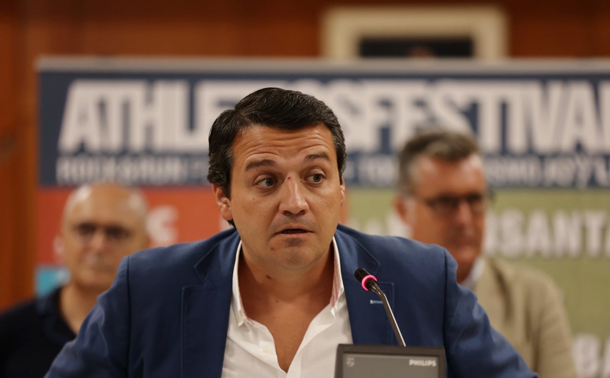 El alcalde convoca la comisión del pacto PP-Cs en Córdoba ante la situación «insostenible»