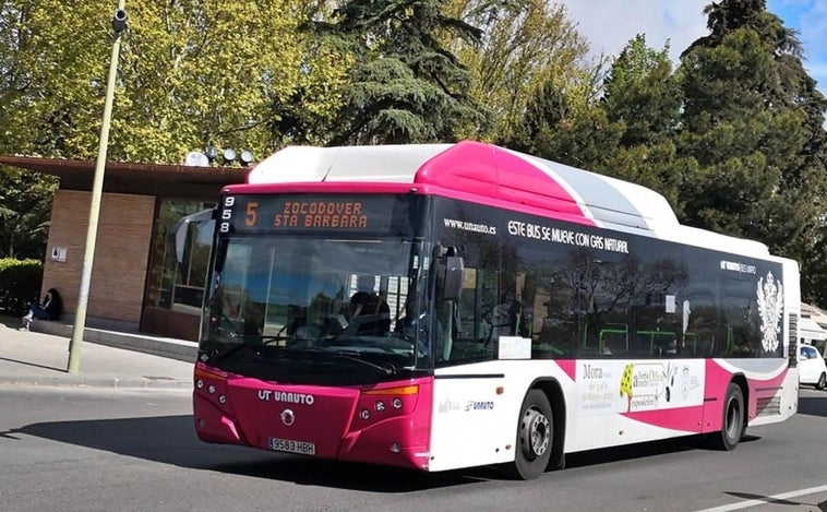 El ayuntamiento aplica un descuento del 30 por ciento en los abonos de autobús urbano