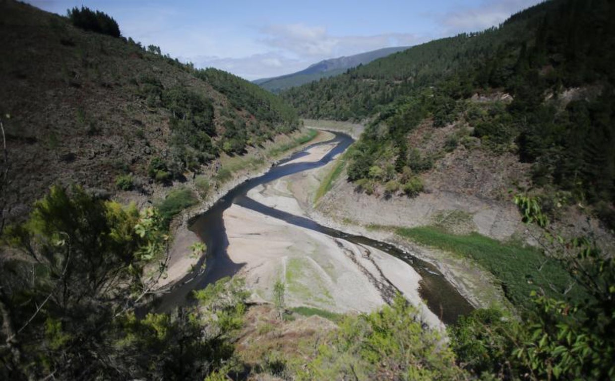Estado del embalse en Negueira de Muñiz, Lugo, hace unos días