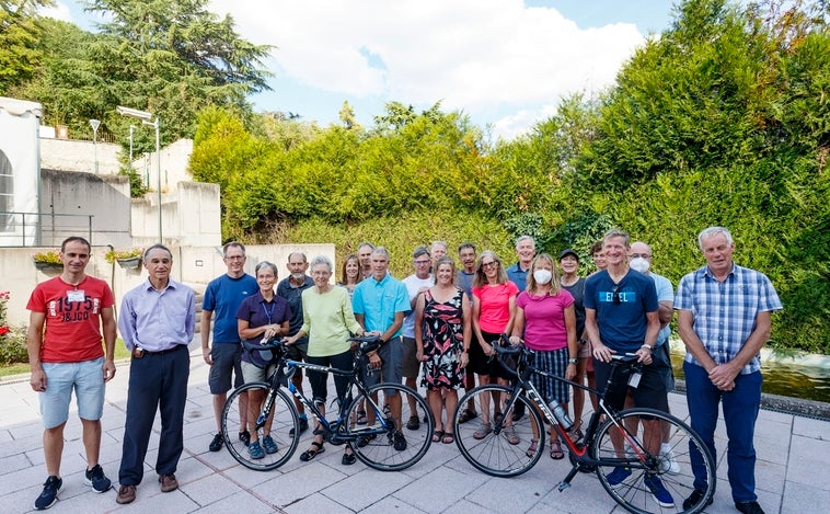 Llegan a Burgos los 25 ciclistas de Estados Unidos y Canadá que mañana iniciarán la ruta del Camino del Cid