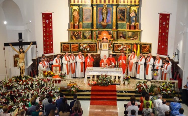 El arzobispo preside la eucaristía de reapertura del templo parroquial de Carranque