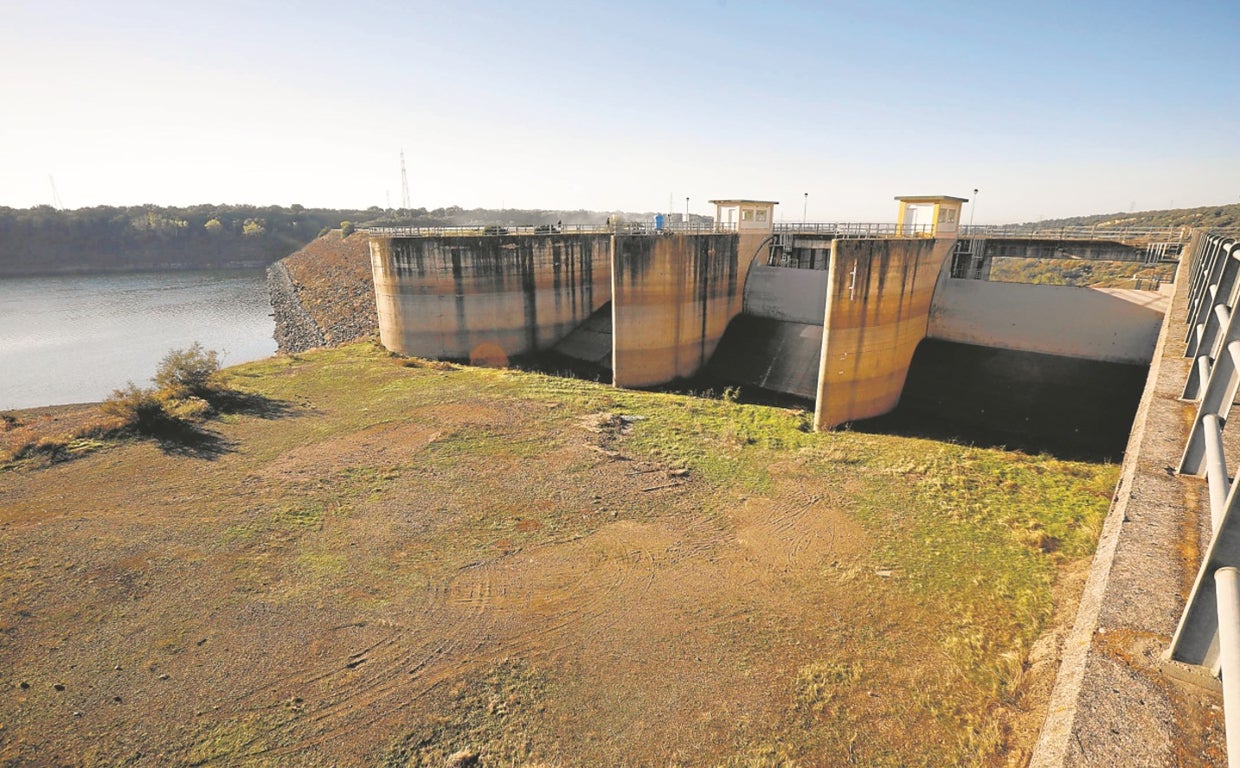Estado actual del embalse de San Rafael de Navallana en Córdoba, mermado por la sequía