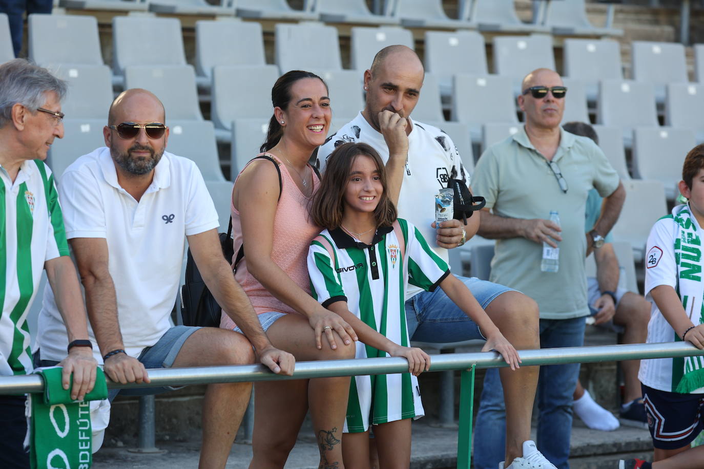 El fantástico ambiente en El Arcángel en el Córdoba CF - Fuenlabrada, en imágenes
