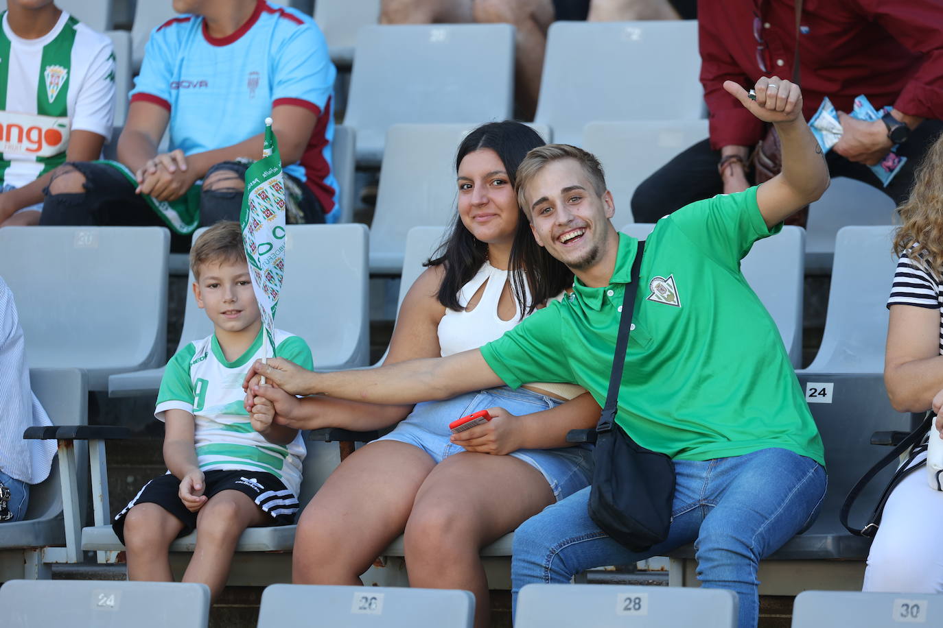 El fantástico ambiente en El Arcángel en el Córdoba CF - Fuenlabrada, en imágenes