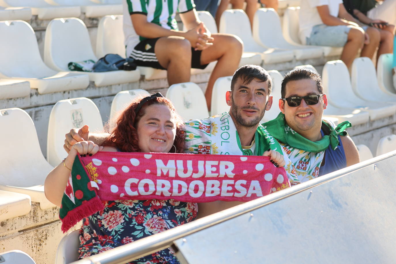 El fantástico ambiente en El Arcángel en el Córdoba CF - Fuenlabrada, en imágenes