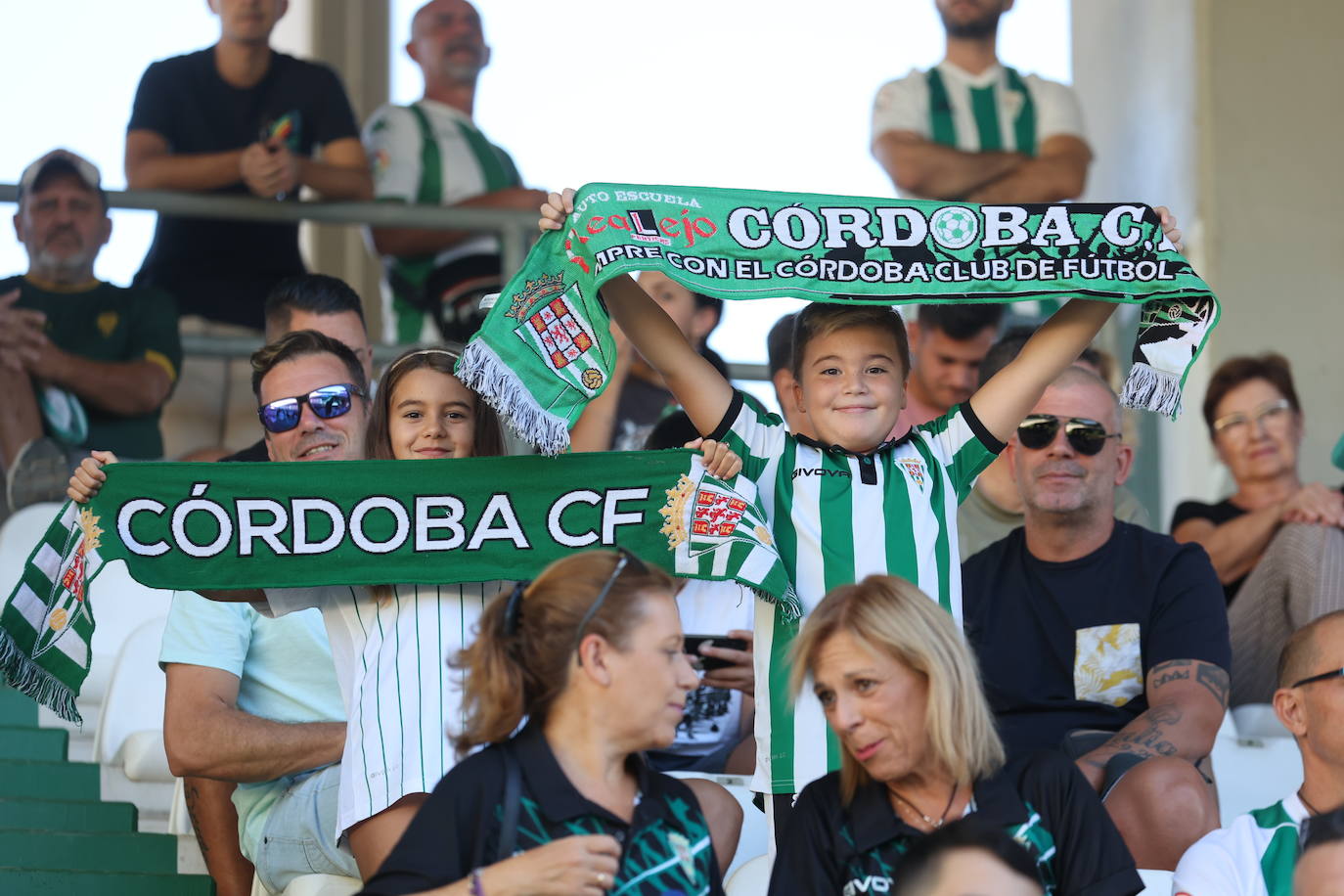 El fantástico ambiente en El Arcángel en el Córdoba CF - Fuenlabrada, en imágenes