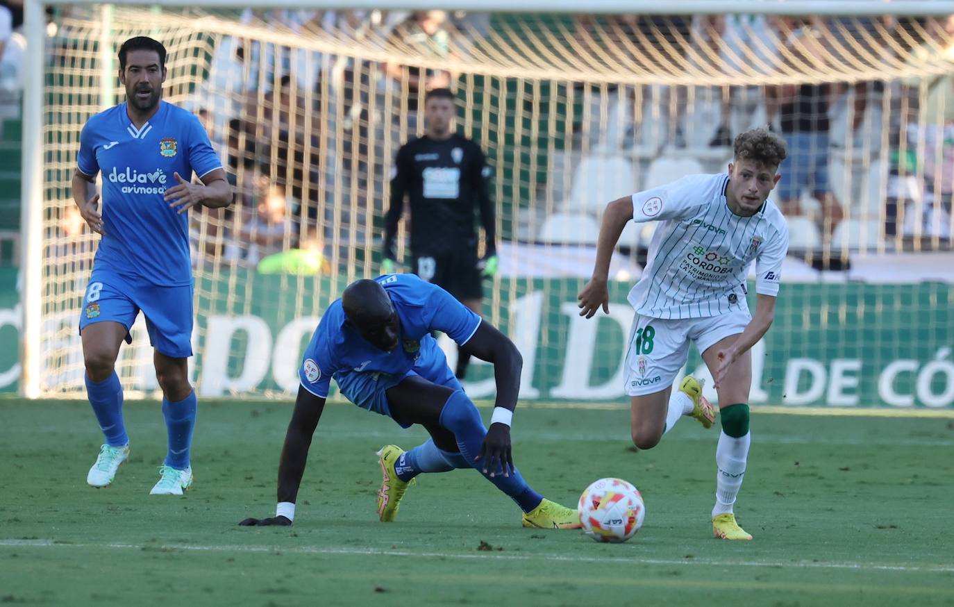 Las espectaculares imágenes de las mejores jugadas del Córdoba CF - Fuenlabrada