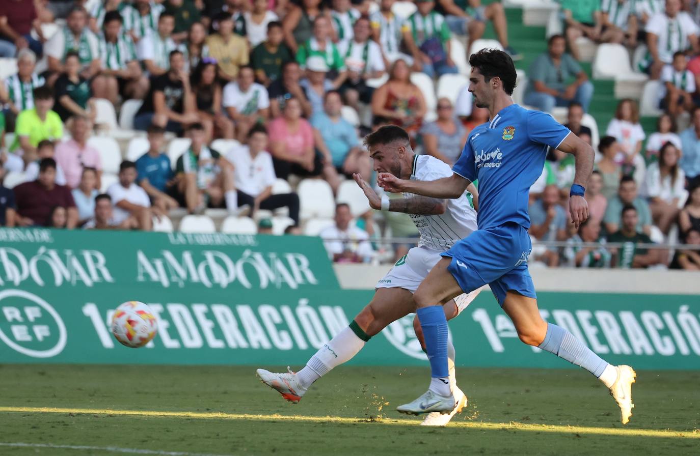 Las espectaculares imágenes de las mejores jugadas del Córdoba CF - Fuenlabrada