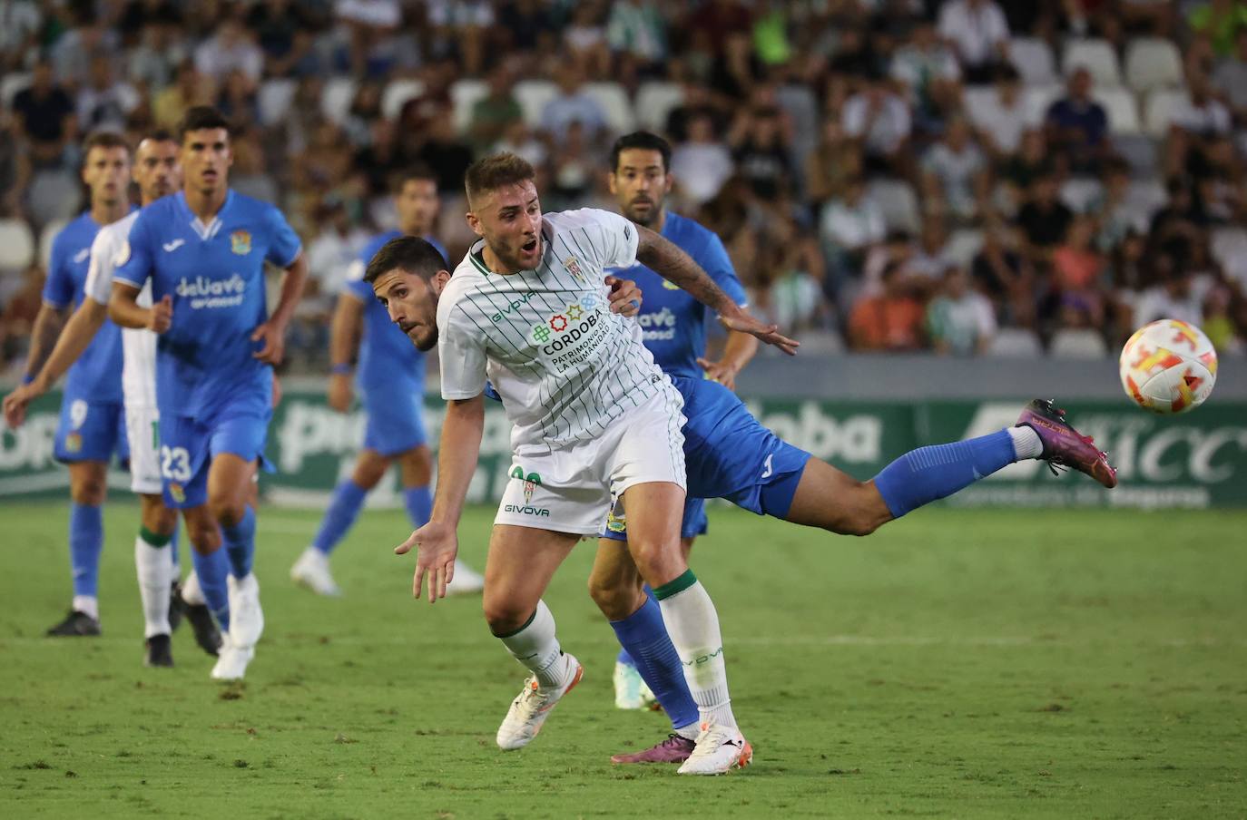 Las espectaculares imágenes de las mejores jugadas del Córdoba CF - Fuenlabrada