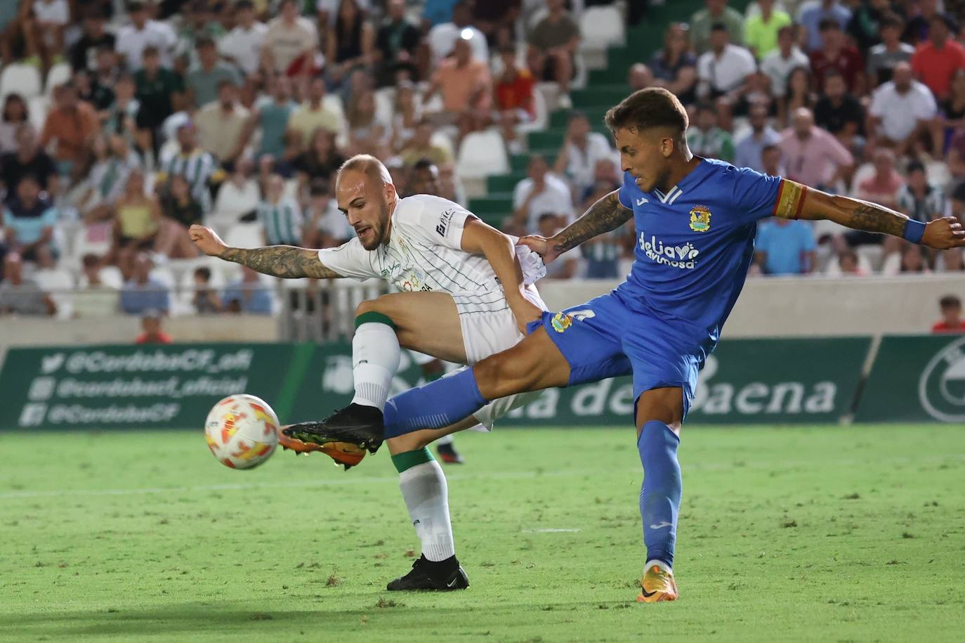 Las espectaculares imágenes de las mejores jugadas del Córdoba CF - Fuenlabrada