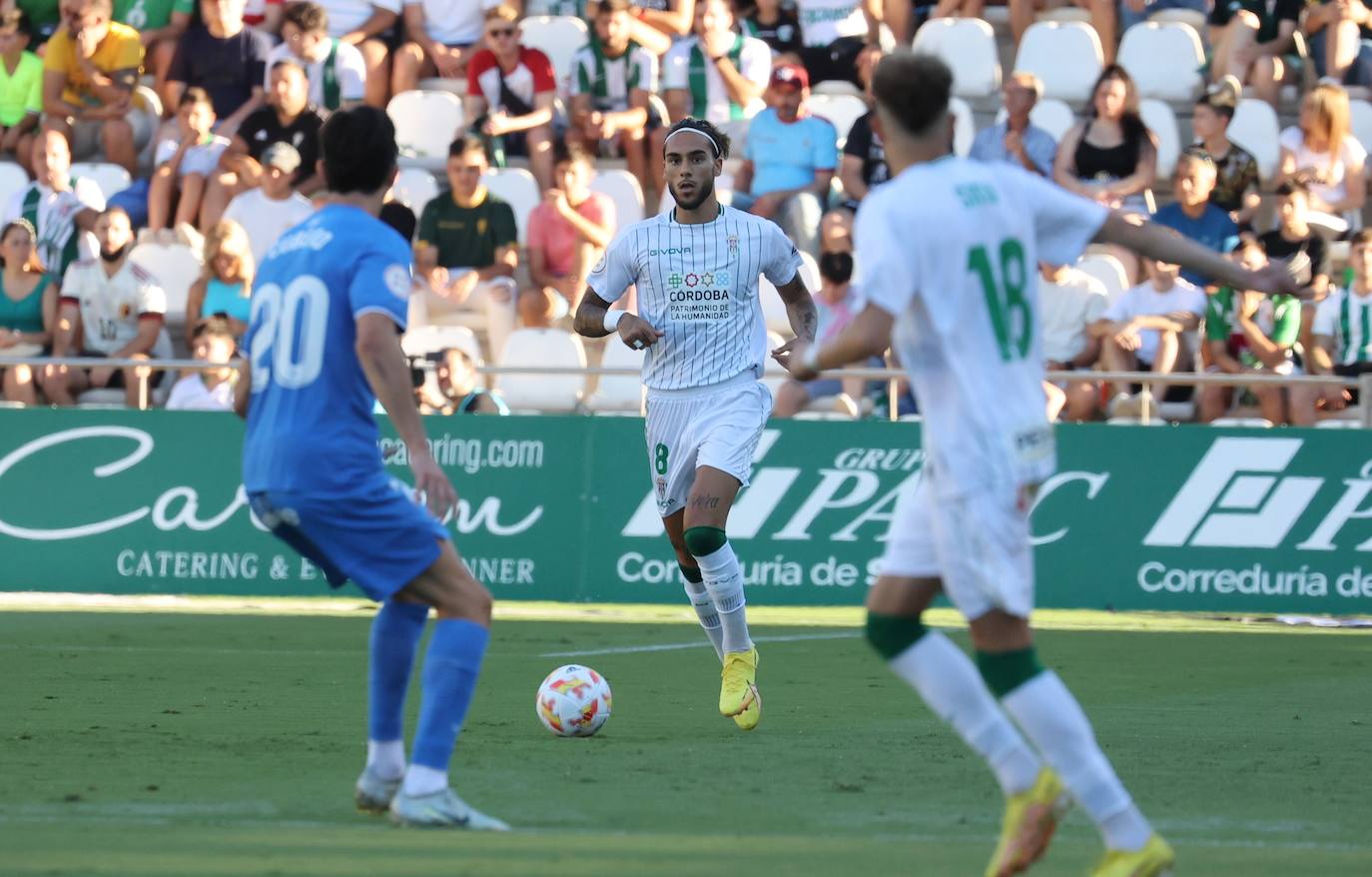 Las espectaculares imágenes de las mejores jugadas del Córdoba CF - Fuenlabrada